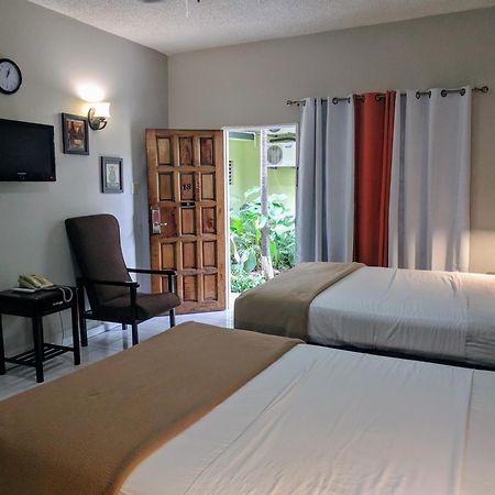 Christar Villas Hotel Kingston Eksteriør billede