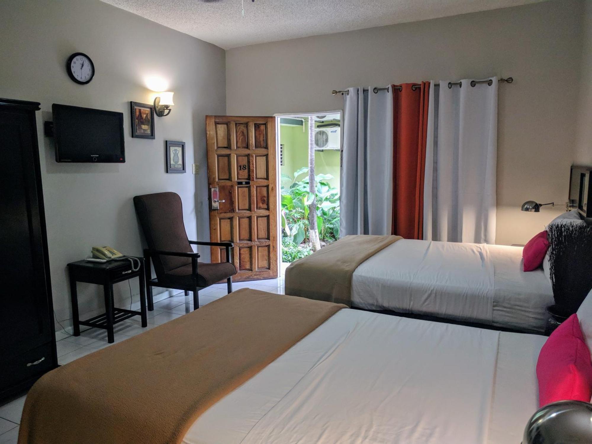 Christar Villas Hotel Kingston Eksteriør billede