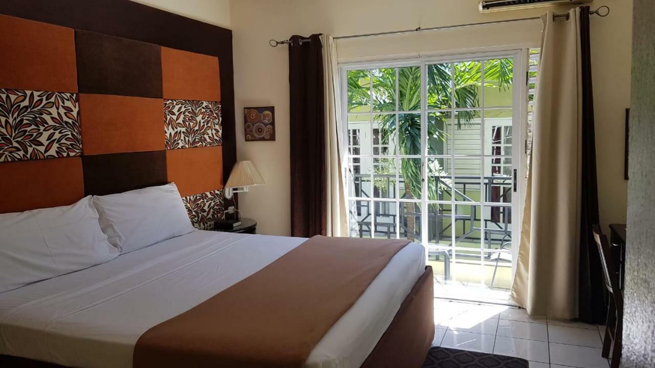 Christar Villas Hotel Kingston Eksteriør billede