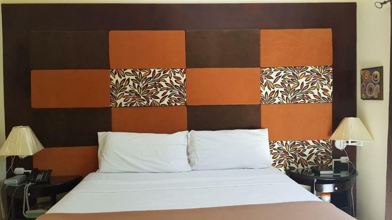 Christar Villas Hotel Kingston Eksteriør billede