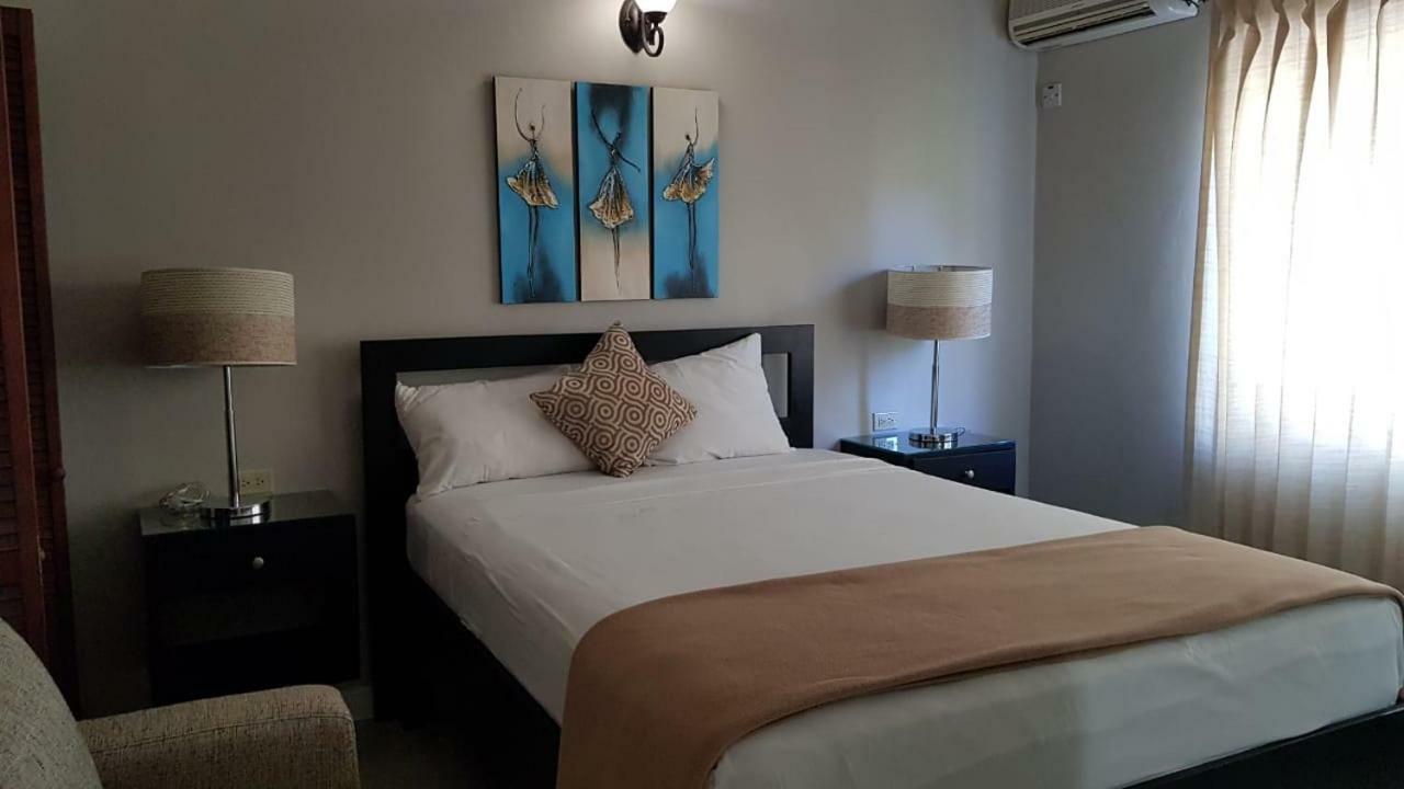 Christar Villas Hotel Kingston Eksteriør billede